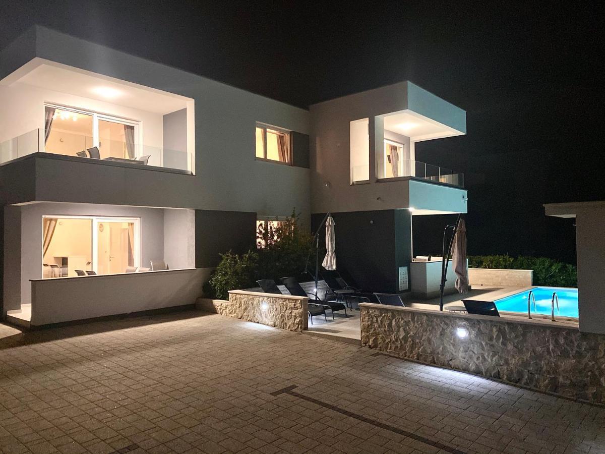 Fantasy Pool Villa Novalja Eksteriør bilde
